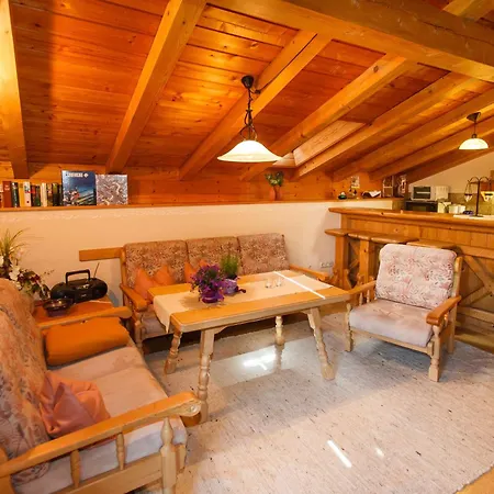 Hinterreiter Apartment *